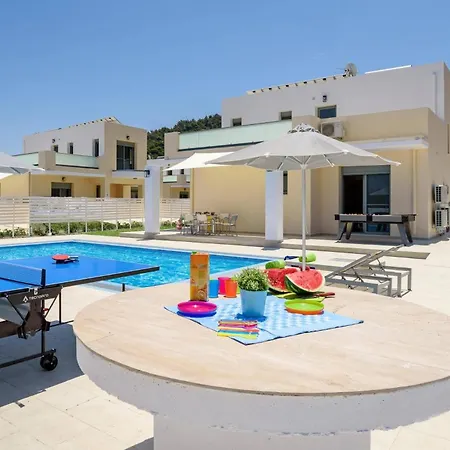 Paleos Sunset By Vilă *