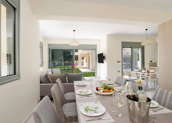 Paleos Sunset By فيلة إياليسوس